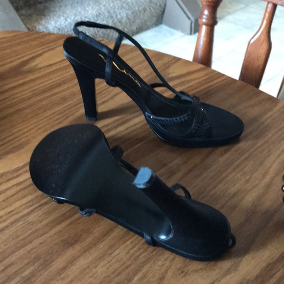 Ladies dress shoes - Picture 2 of 2